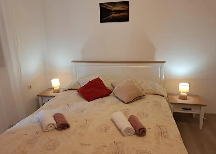 Ribarska Kuca Orhanovic * Oskorusno