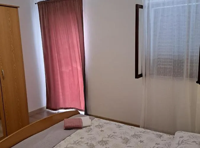 Ribarska Kuca Orhanovic بيت للعطل