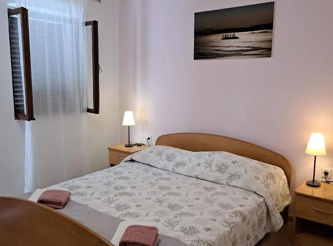 Ribarska Kuca Orhanovic * Oskorusno