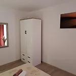 Ribarska Kuca Orhanovic Vakantiehuis *
